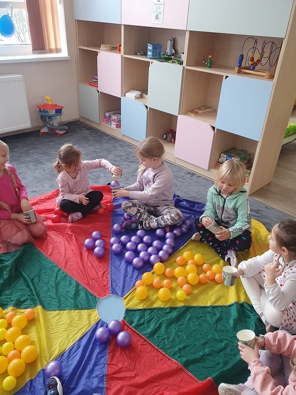 Karnevalový rej ve školce