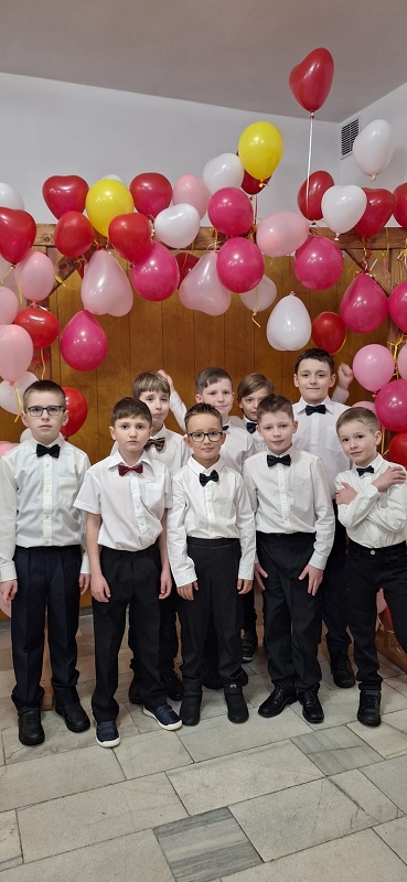 Předtančení žáků školy na školním plese 2025