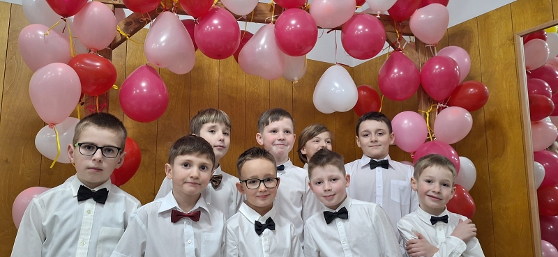 Předtančení žáků školy na školním plese 2025