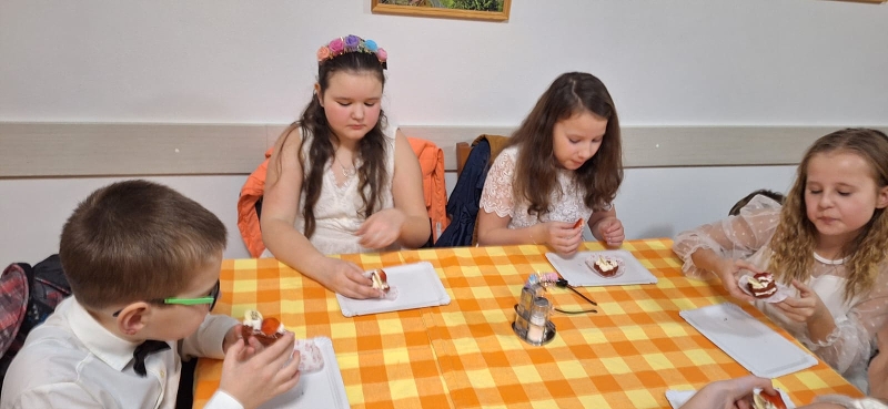 Předtančení žáků školy na školním plese 2025