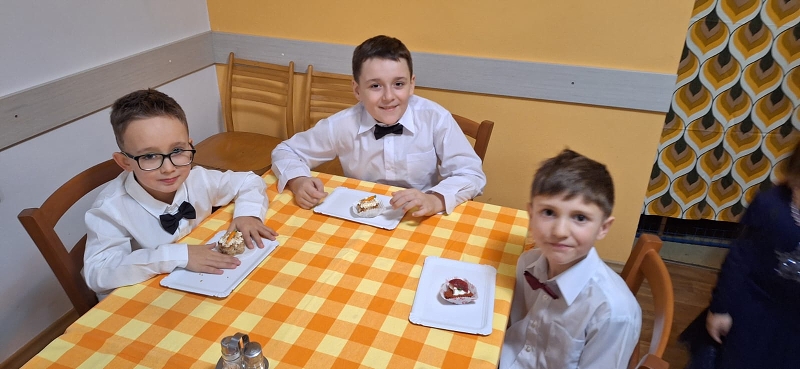 Předtančení žáků školy na školním plese 2025