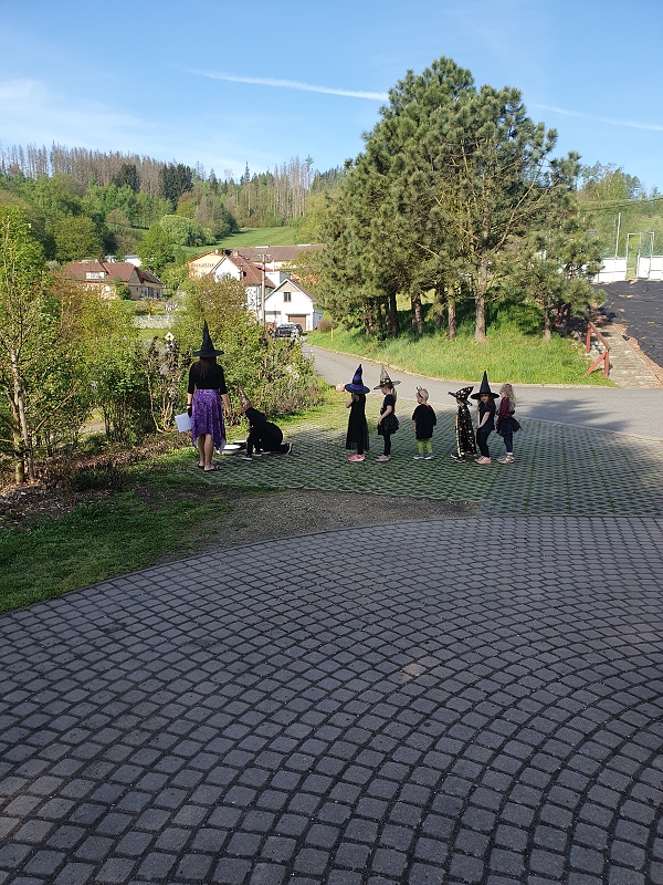 Krteček a svátky jara 2 část - Čarodějnice