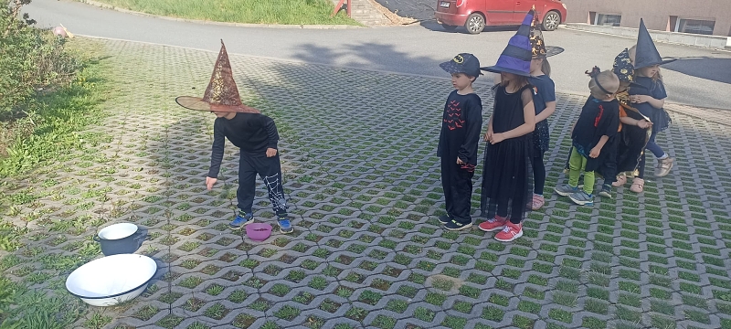 Krteček a svátky jara 2 část - Čarodějnice