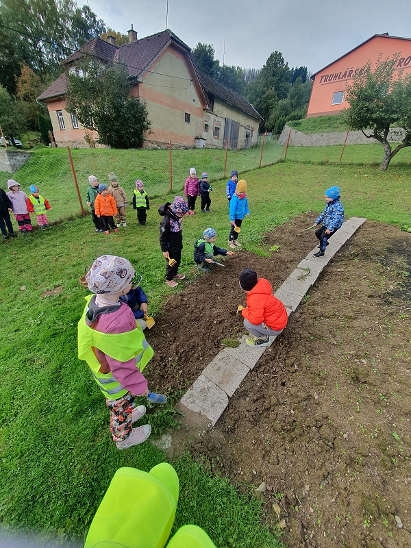 Na poli + třídní bramboriáda