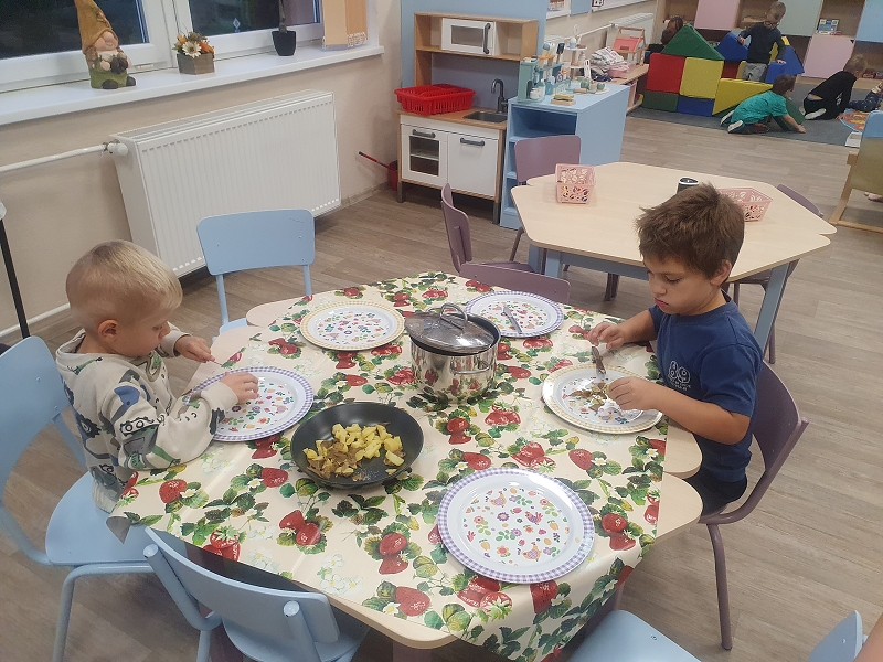 Na poli + třídní bramboriáda