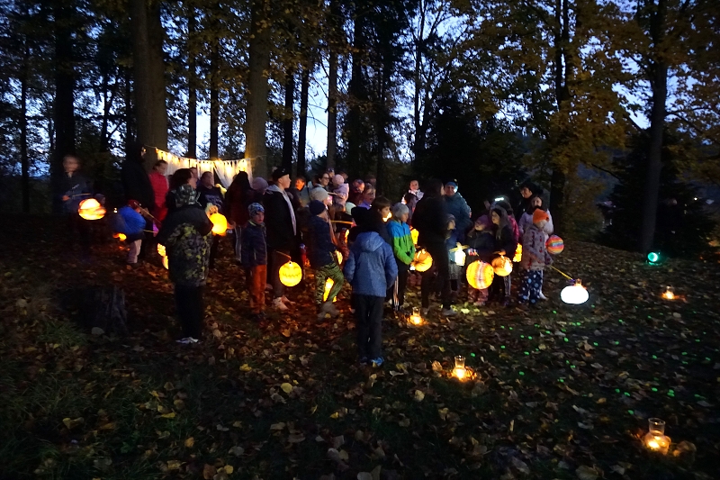 Uspávání Broučků - Světlušek